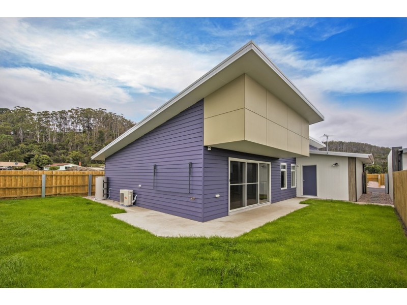 2/34 Overall Street, Sulphur Creek TAS 7316
