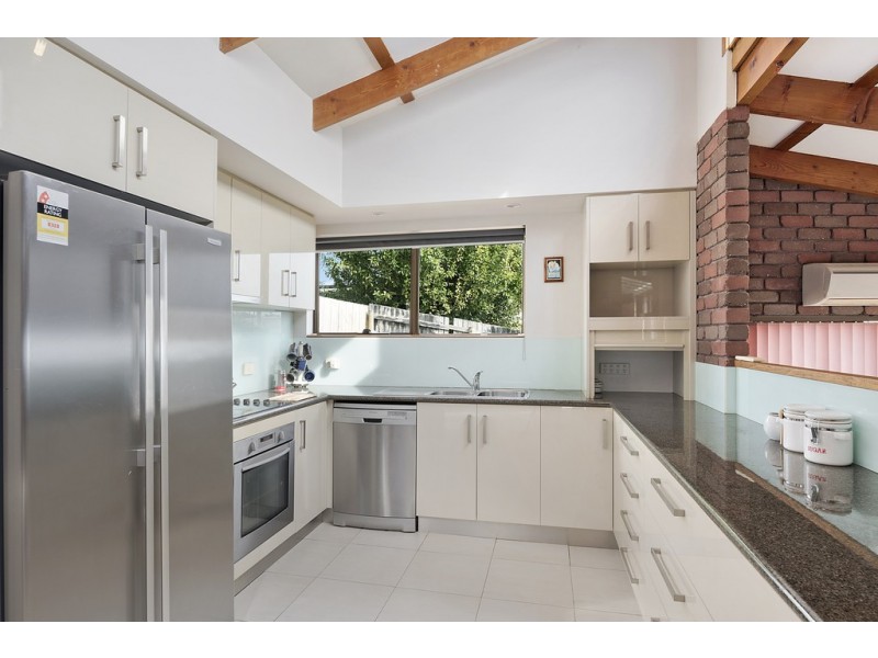 1 Barker Avenue, Penguin TAS 7316