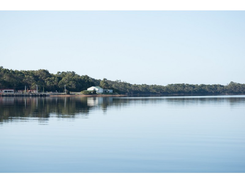 70 Esplanade, Strahan TAS 7468