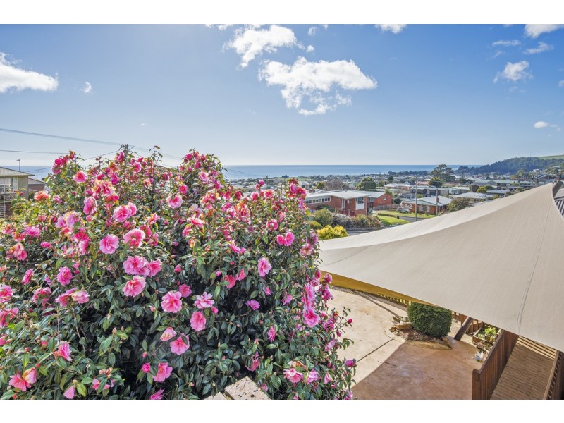 2 Gilmour Crescent, Somerset TAS 7322