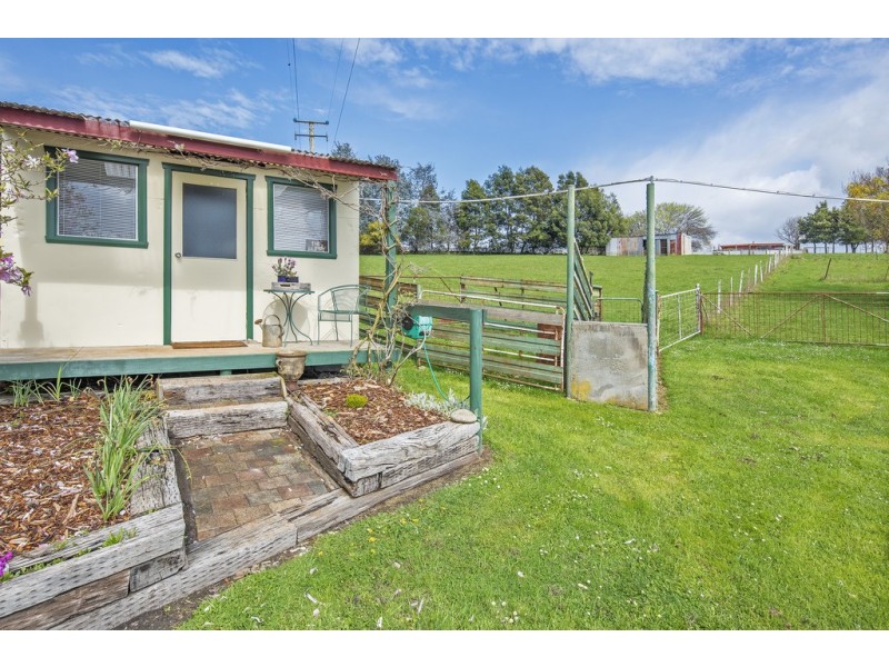160 Hardys Road, Penguin TAS 7316