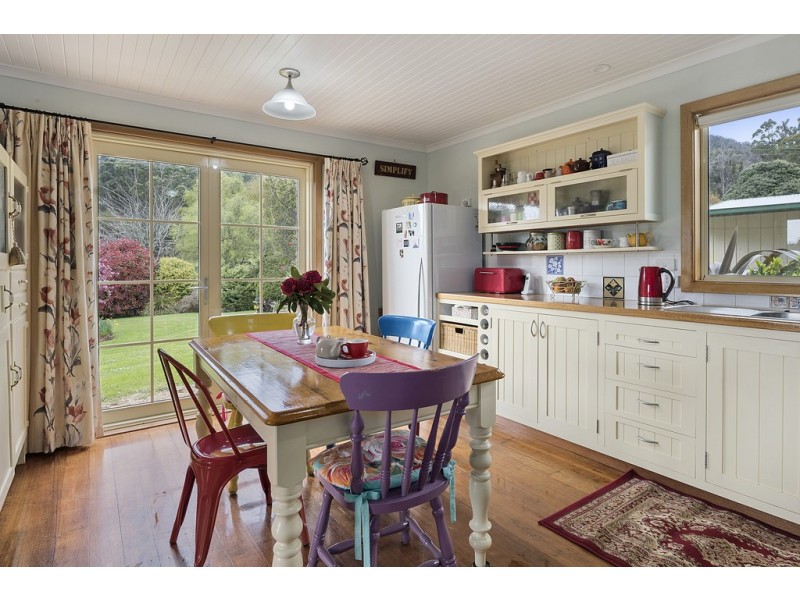 160 Hardys Road, Penguin TAS 7316