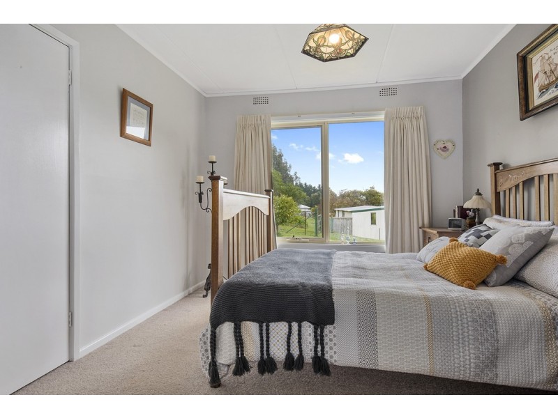 160 Hardys Road, Penguin TAS 7316