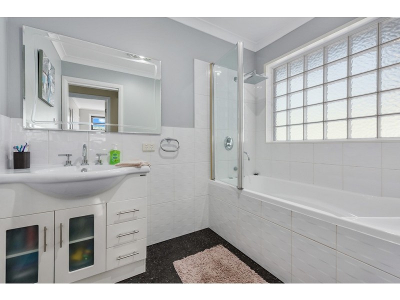 20 Curraghmore Avenue, Park Grove TAS 7320
