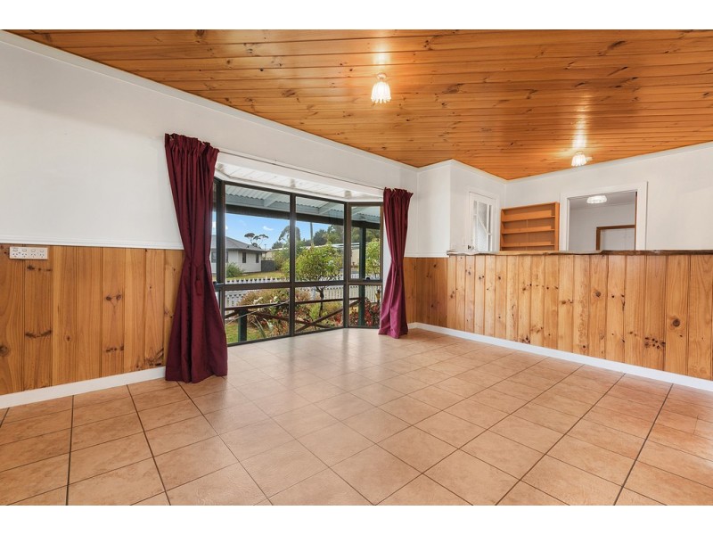 18 Hogarth Road, Sulphur Creek TAS 7316