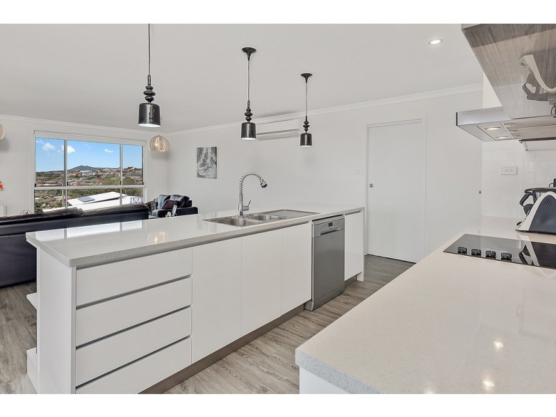 11 Lorrie Place, Park Grove TAS 7320