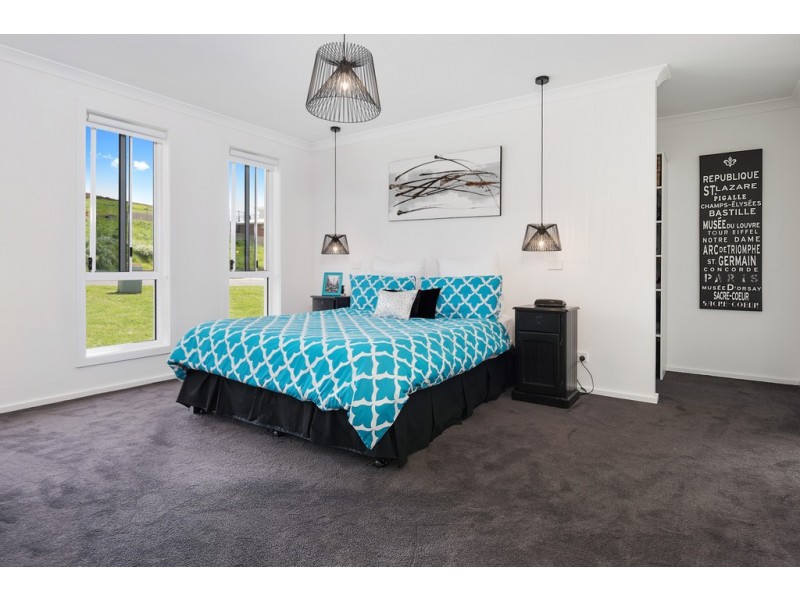 11 Lorrie Place, Park Grove TAS 7320