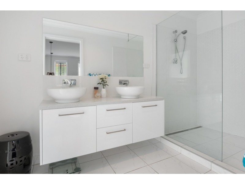 11 Lorrie Place, Park Grove TAS 7320