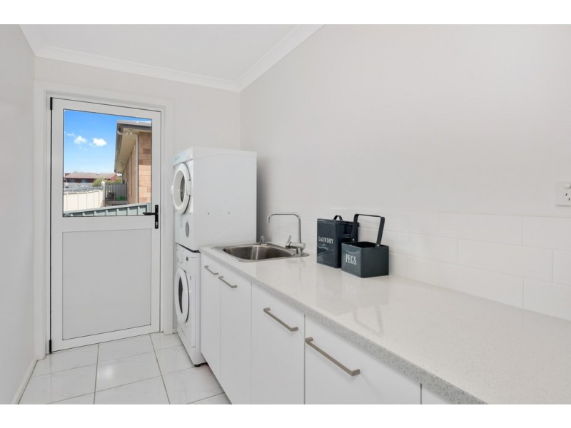11 Lorrie Place, Park Grove TAS 7320