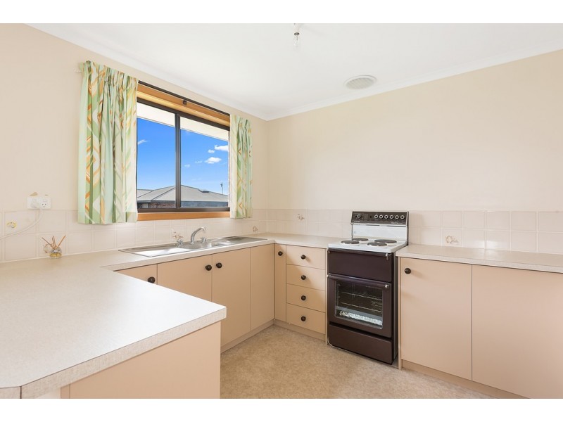 1/60 Lyons Street, Somerset TAS 7322