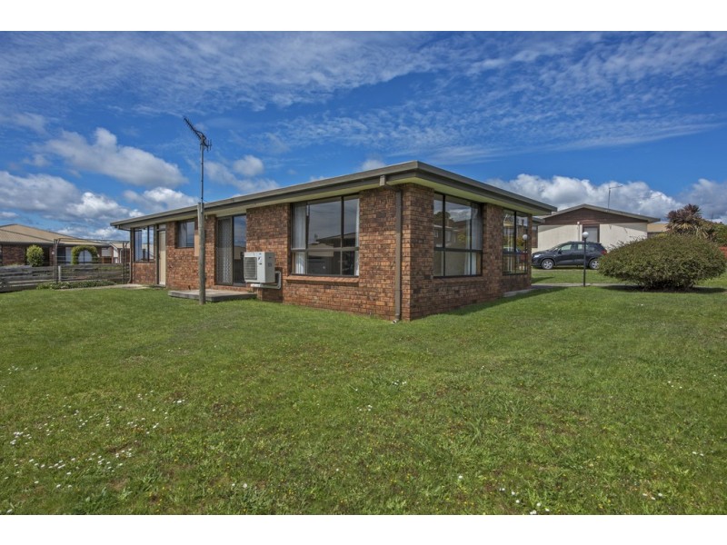 1/60 Lyons Street, Somerset TAS 7322