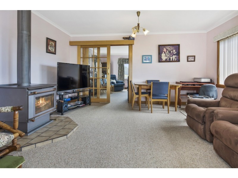 7 Deacon Street, Upper Burnie TAS 7320