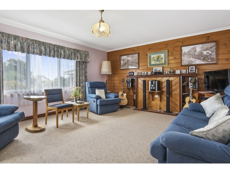 7 Deacon Street, Upper Burnie TAS 7320