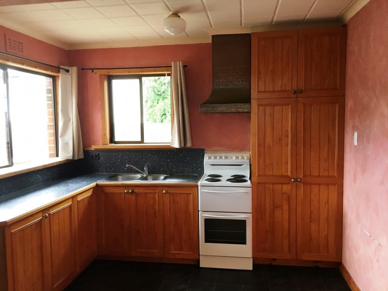 9 West Street, Upper Burnie TAS 7320