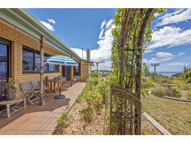 8 Tracey Street, Park Grove TAS 7320
