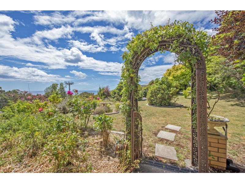 8 Tracey Street, Park Grove TAS 7320