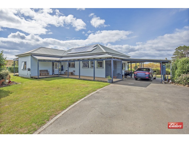 8 Pecks Road, Flowerdale TAS 7325
