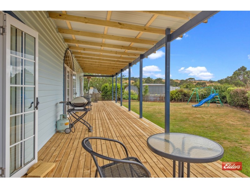 8 Pecks Road, Flowerdale TAS 7325