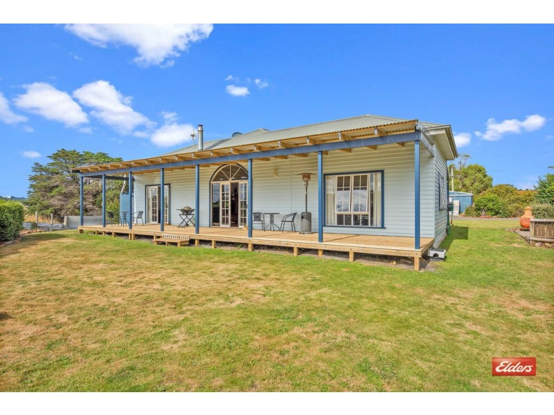8 Pecks Road, Flowerdale TAS 7325