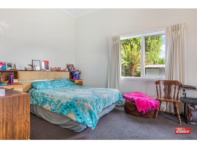8 Pecks Road, Flowerdale TAS 7325