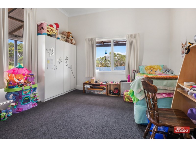 8 Pecks Road, Flowerdale TAS 7325