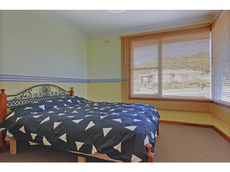16 Durham Road, Cooee TAS 7320