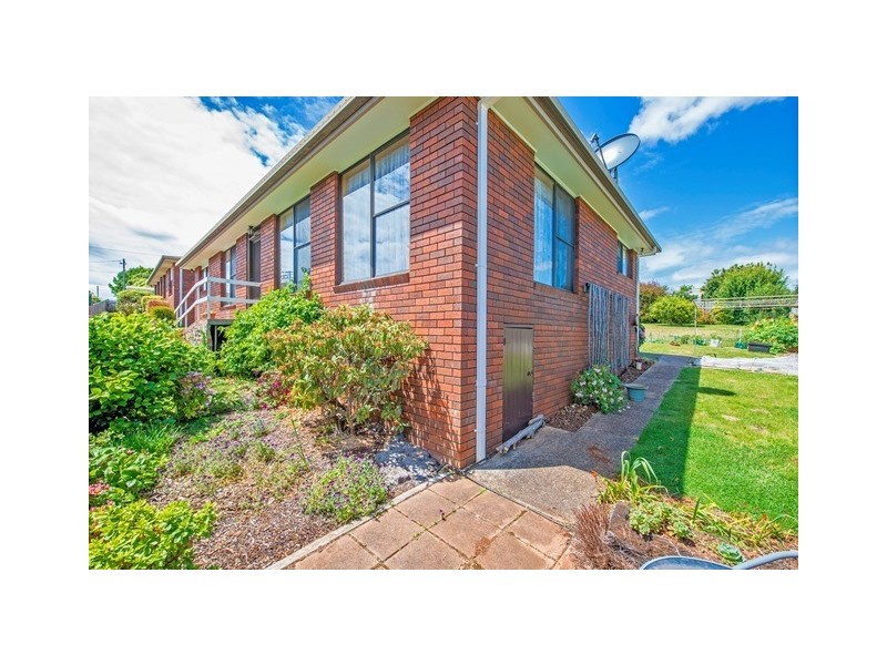 2/204a Mount Street, Upper Burnie TAS 7320