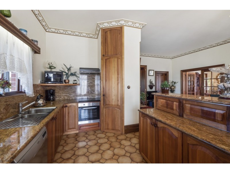 3-5 The Boulevard, Hillcrest TAS 7320