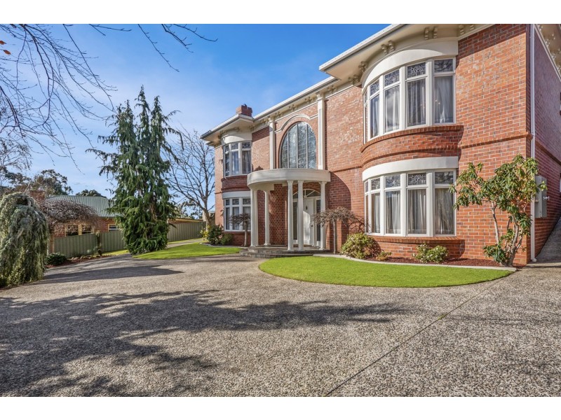 3-5 The Boulevard, Hillcrest TAS 7320