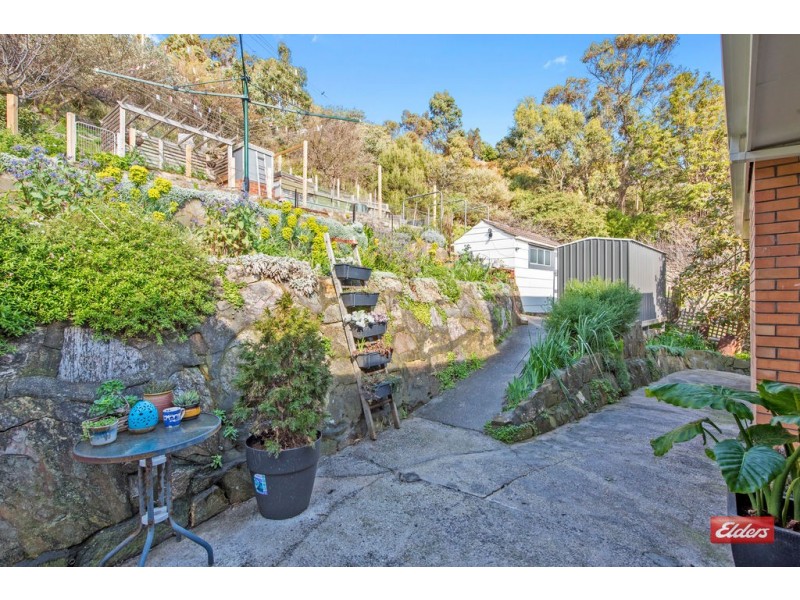 17 Saundridge Road, Cooee TAS 7320
