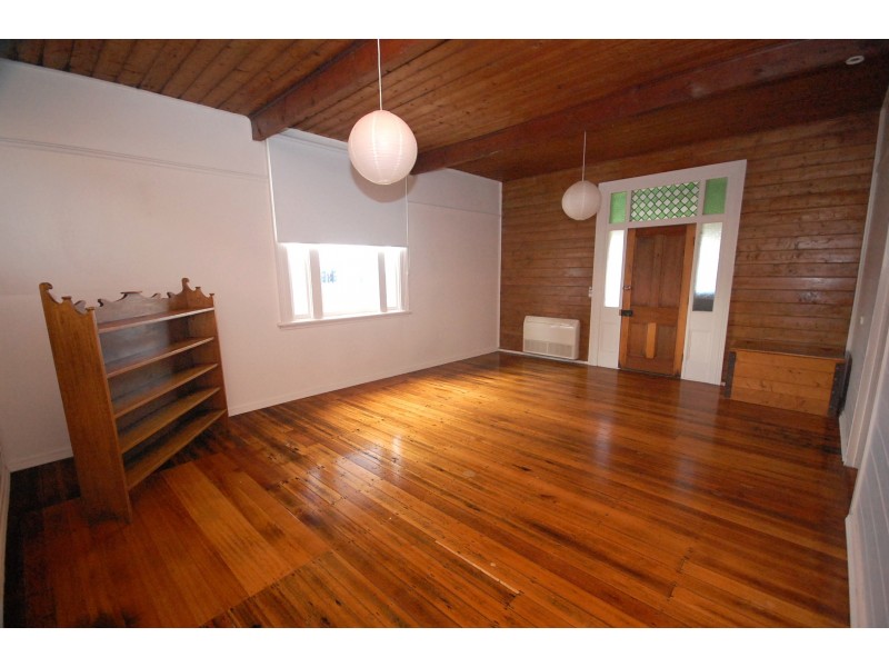 30 Main Road, Penguin TAS 7316