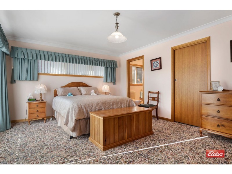 11 West Mooreville Road, Park Grove TAS 7320