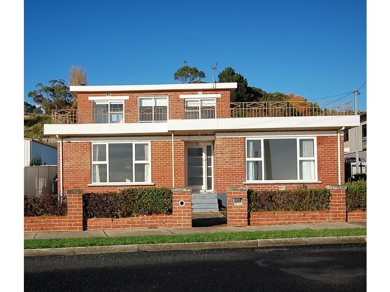 142 Main Road, Penguin TAS 7316