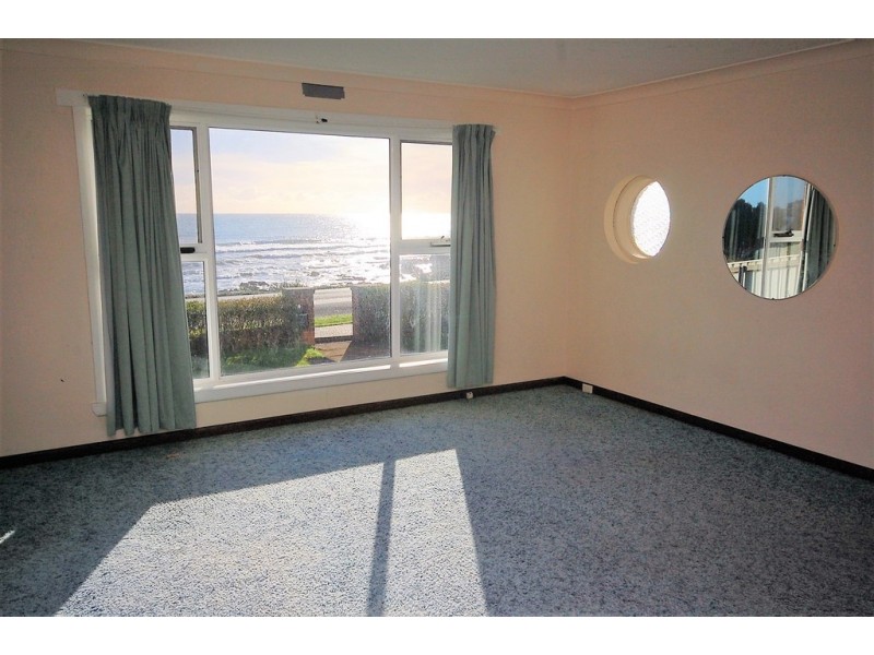 142 Main Road, Penguin TAS 7316