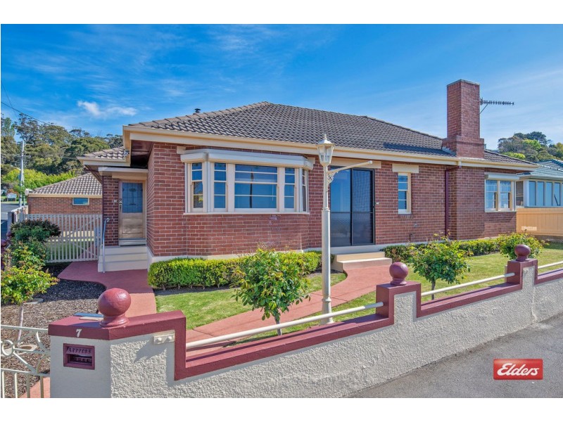 7 Bass Highway, Parklands TAS 7320