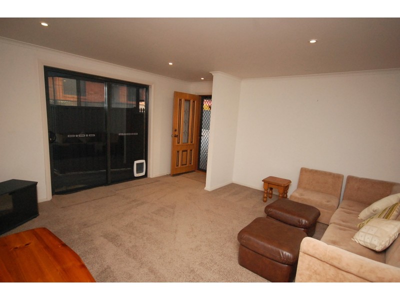 3/2 Sebastian Court, Romaine TAS 7320