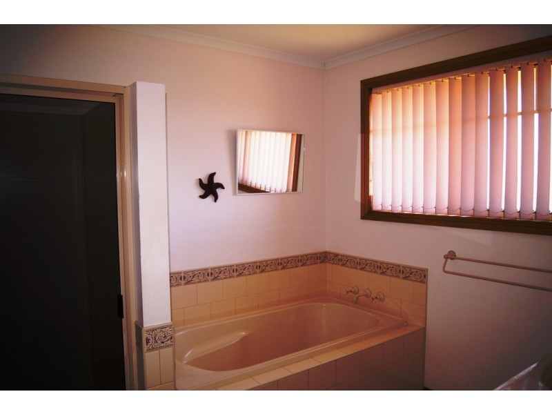 2 Heather Crescent, Park Grove TAS 7320