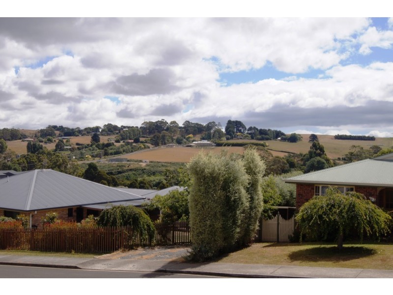 2 Heather Crescent, Park Grove TAS 7320