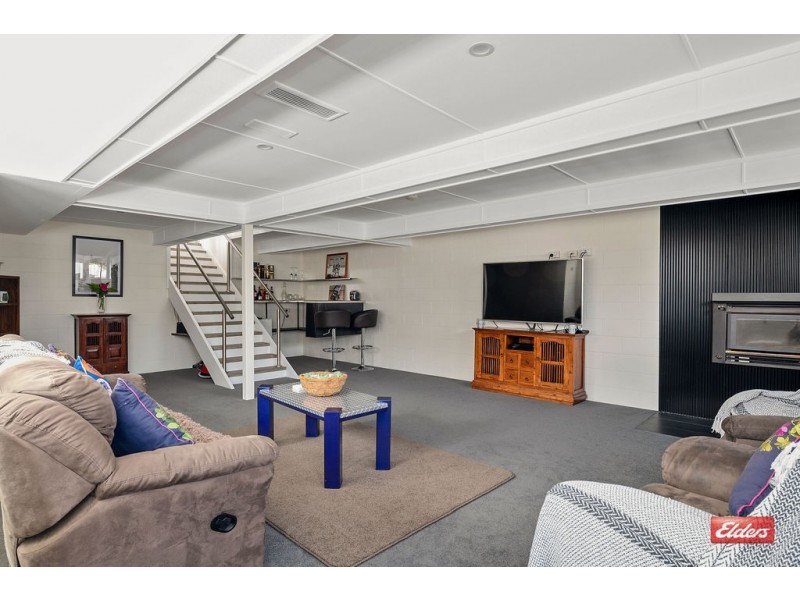 60 Cardigan Street, Somerset TAS 7322