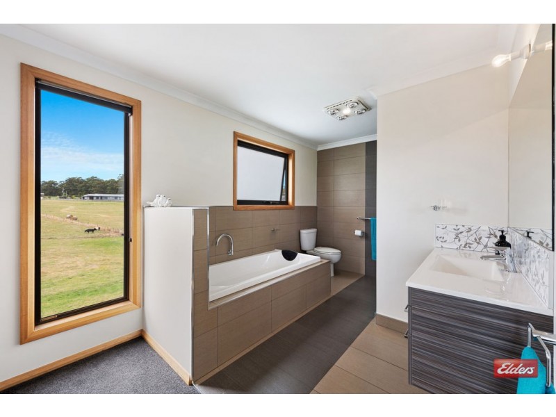 66 Lennah Drive, Wynyard TAS 7325