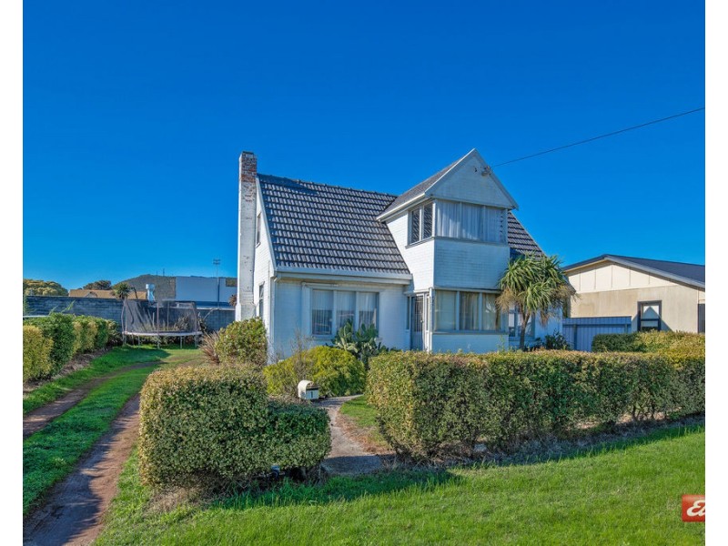 10 Main Road and 1 Dedham Street, Wivenhoe TAS 7320