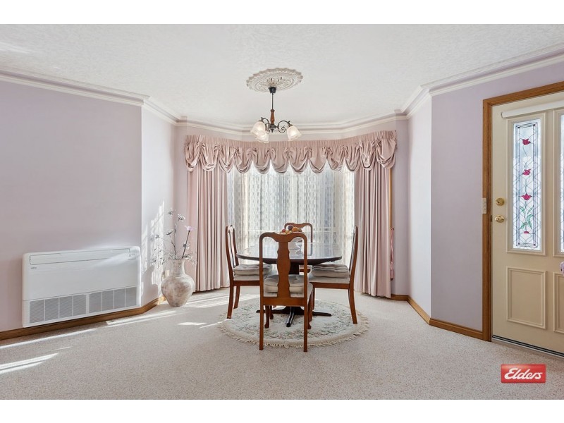 2/7 Holmes Place, Park Grove TAS 7320