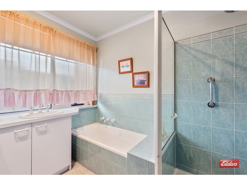 2/7 Holmes Place, Park Grove TAS 7320