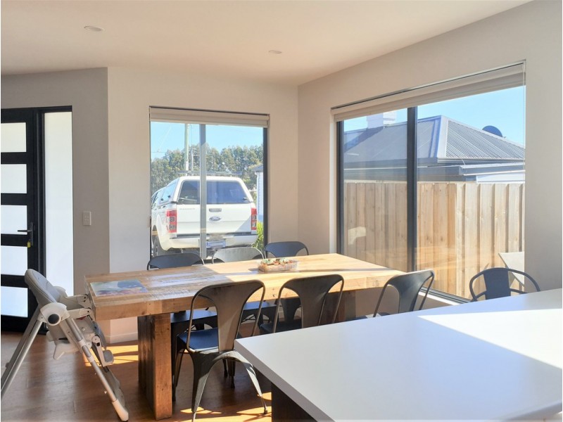 2/21 Mooreville Road, Park Grove TAS 7320
