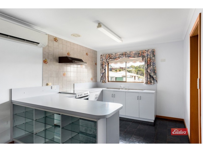 2/56 Simpson Street, Somerset TAS 7322