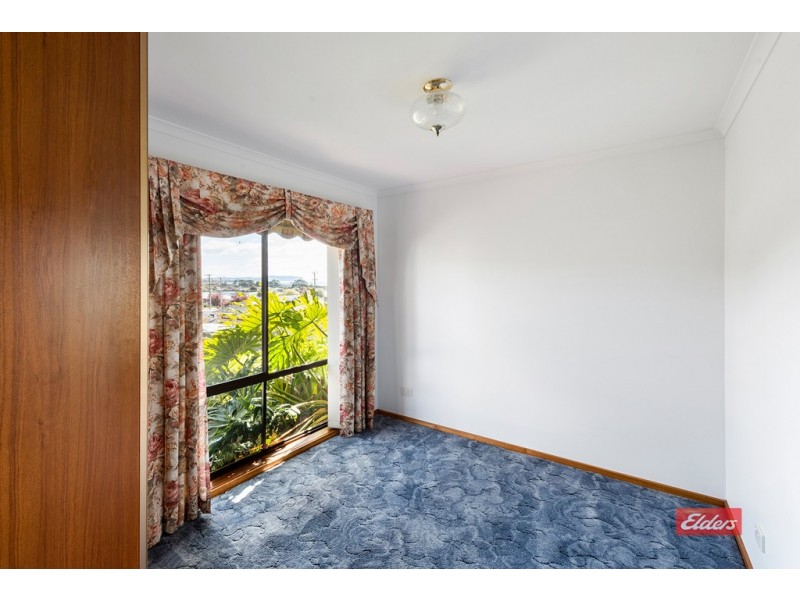 2/56 Simpson Street, Somerset TAS 7322