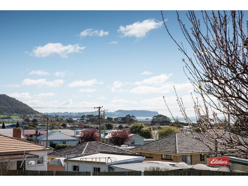 2/56 Simpson Street, Somerset TAS 7322