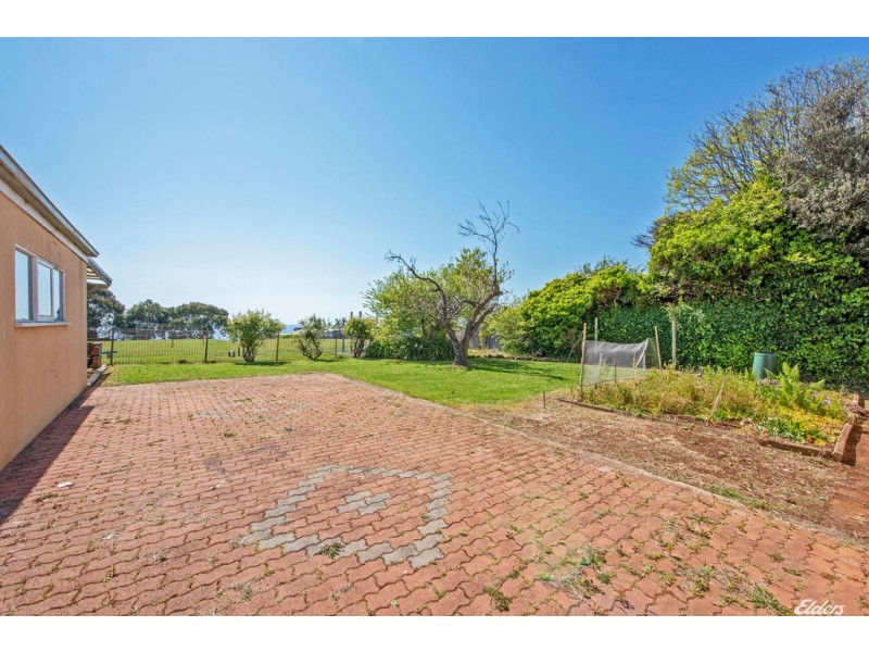 6 Futuna Avenue, Park Grove TAS 7320