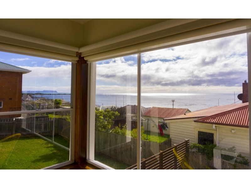 6 Mollison Street, Parklands TAS 7320