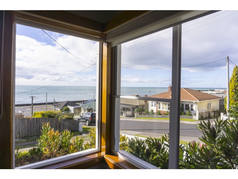 6 Mollison Street, Parklands TAS 7320